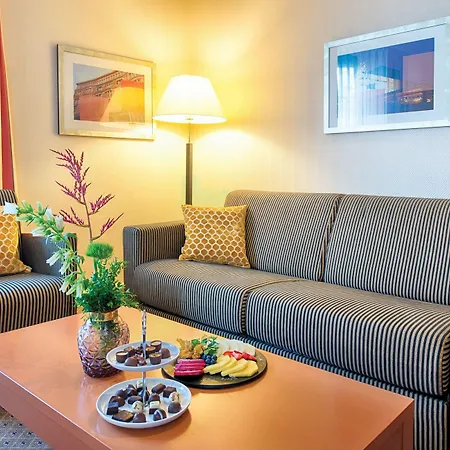 Готель Leonardo Center 4*