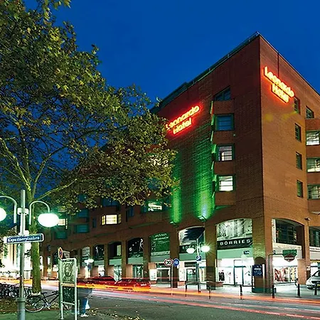 Leonardo Center Готель